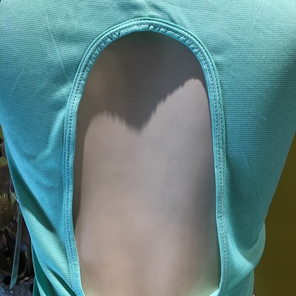 Fabletics top new with tags - Picture 6 of 7